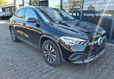 Mercedes-Benz GLA 200, 2022