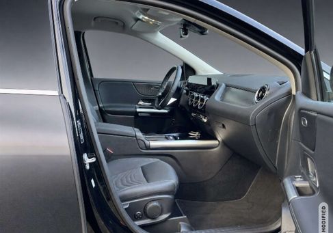 Mercedes-Benz B 180, 2024