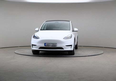 Tesla Model Y, 2023 3