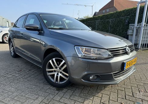 Volkswagen Jetta, 2013