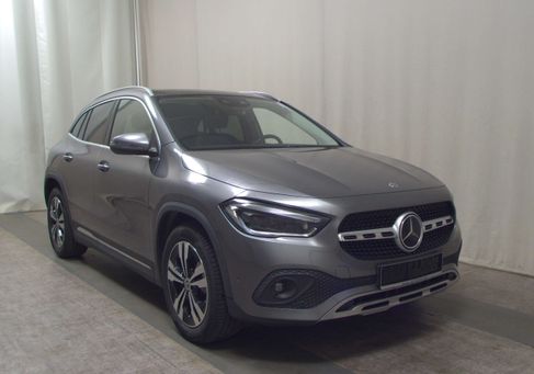 Mercedes-Benz GLA 220, 2021