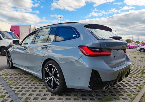 BMW 330, 2024