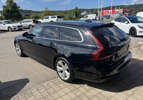Volvo V90, 2022