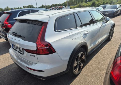 Volvo V60 Cross Country, 2021