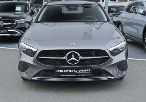 Mercedes-Benz A 200, 2025