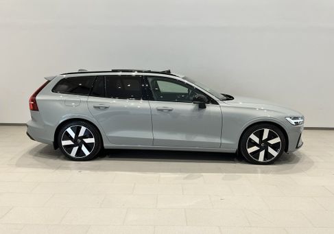 Volvo V60, 2025