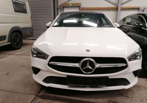 Mercedes-Benz CLA 200, 2021