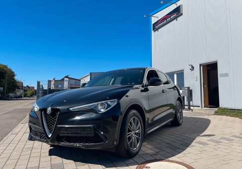 Alfa Romeo Stelvio, 2022 3