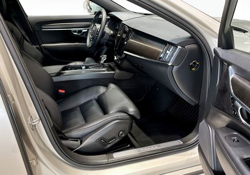 Volvo V90 Cross Country, 2019 3