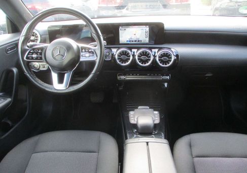 Mercedes-Benz CLA 200, 2022 3