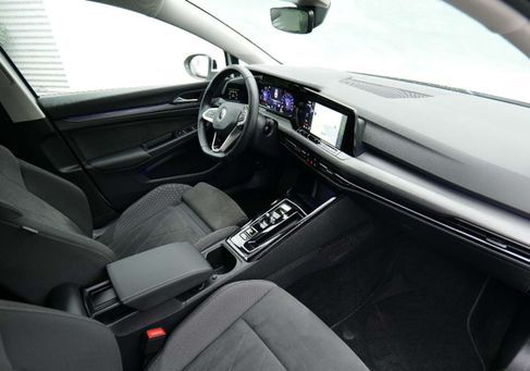 Volkswagen Golf, 2023 3