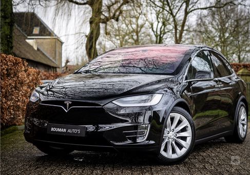 Tesla Model X, 2016