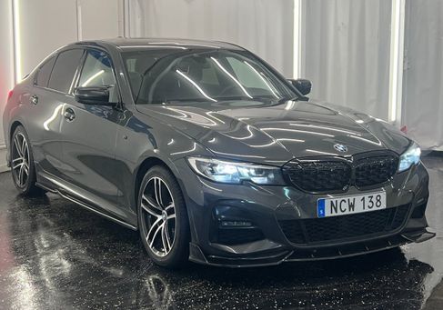 BMW 330, 2021