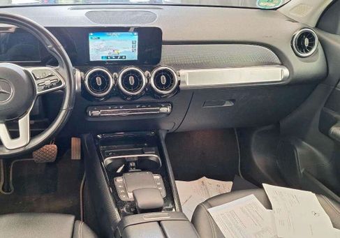 Mercedes-Benz GLB 180, 2022
