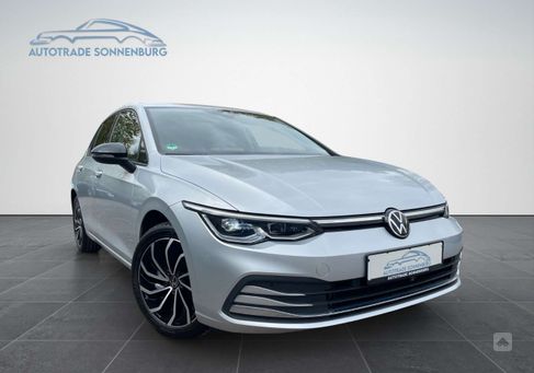 Volkswagen Golf, 2022