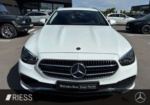 Mercedes-Benz E 300, 2023 3