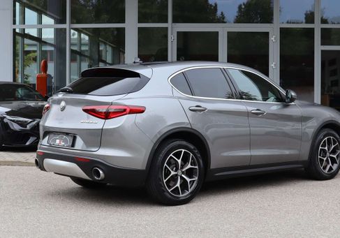 Alfa Romeo Stelvio, 2019