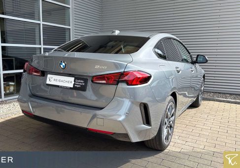 BMW 220, 2025 2