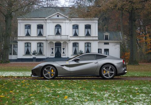 Ferrari F12, 2012