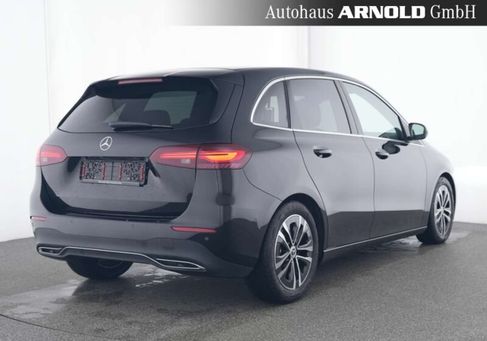 Mercedes-Benz B 180, 2025