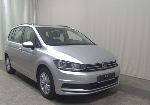 Volkswagen Touran, 2021 3