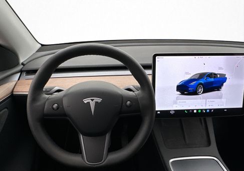 Tesla Model Y, 2023 3