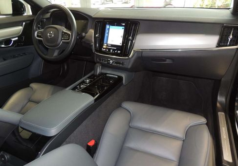 Volvo V90, 2020