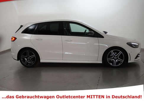 Mercedes-Benz B 200, 2022
