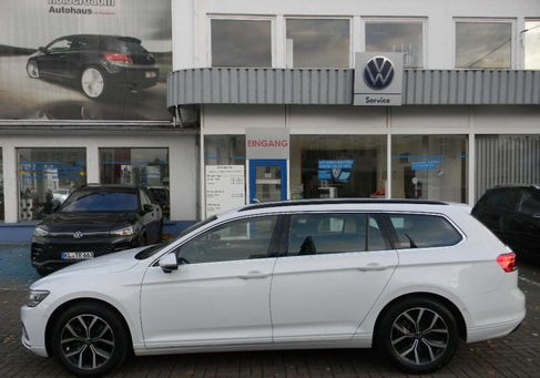 Volkswagen Passat Variant, 2022