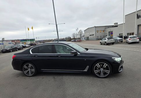 BMW 740, 2018