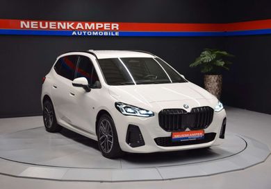 BMW 220, 2025