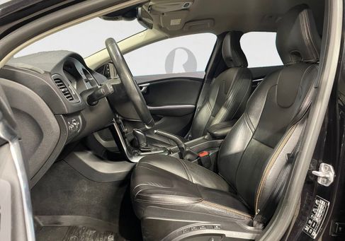 Volvo V40 Cross Country, 2019