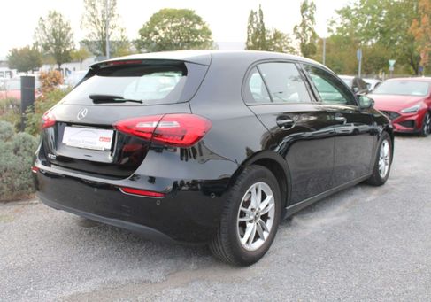 Mercedes-Benz A 180, 2020 3