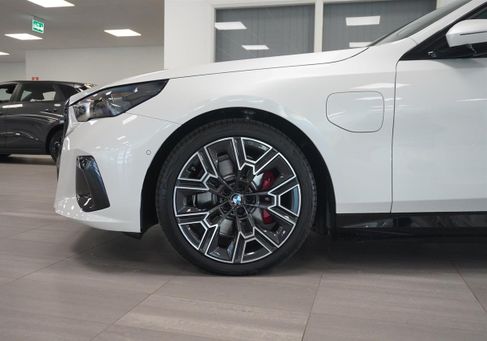 BMW 530, 2027