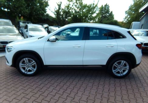 Mercedes-Benz GLA 200, 2020