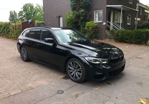 BMW 330, 2020