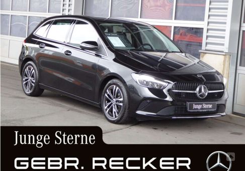 Mercedes-Benz B 180, 2023