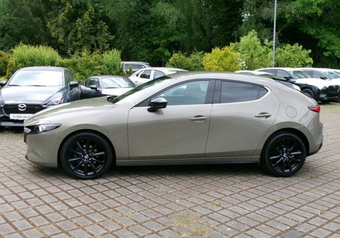 Mazda 3, 2025