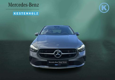 Mercedes-Benz B 180, 2025