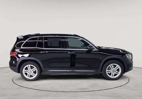 Mercedes-Benz GLB 200, 2023 3