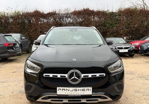 Mercedes-Benz GLA 200, 2021