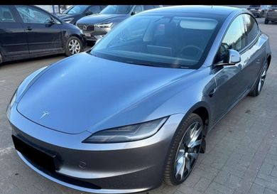 Tesla Model 3, 2024
