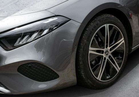 Mercedes-Benz A 180, 2025