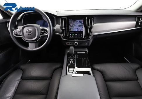 Volvo V90, 2026