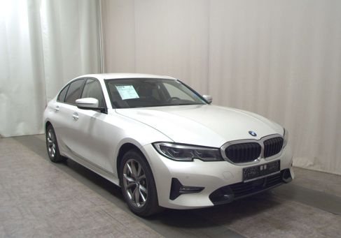 BMW 330, 2020