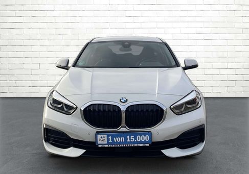 BMW 118, 2022