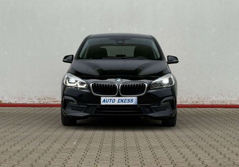 BMW 218, 2020