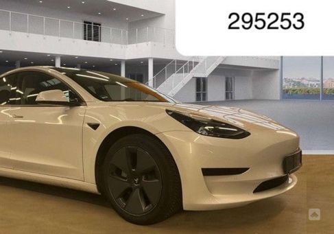 Tesla Model 3, 2021