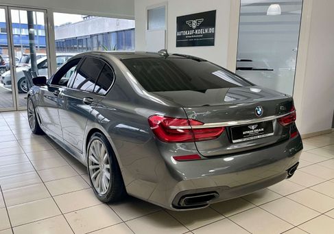 BMW 740, 2017