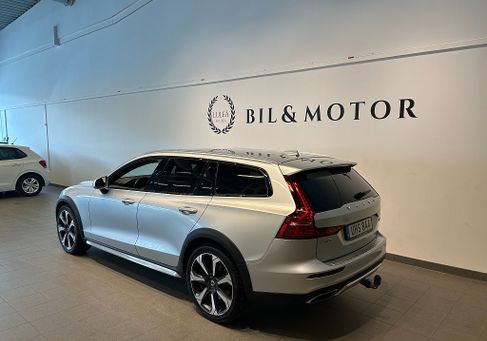 Volvo V60 Cross Country, 2019